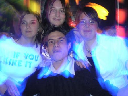 attention les yeux.... mdr (patou milou romain et moi)